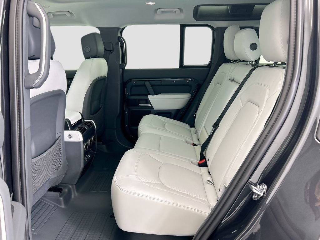 2026 Land Rover Defender X-Dynamic SE - Photo 20