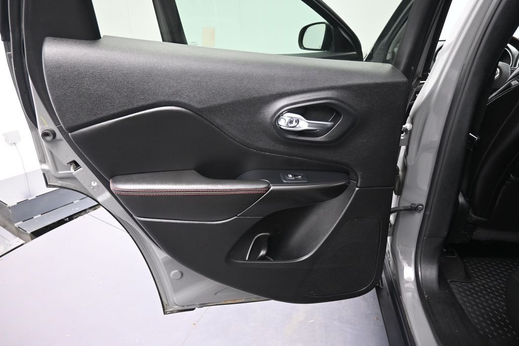 Used 2019 Sting Gray Clearcoat Jeep Trailhawk image 24