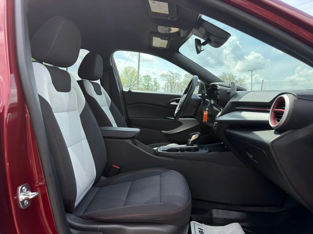 Used 2024 Red Chevrolet 1RS image 25