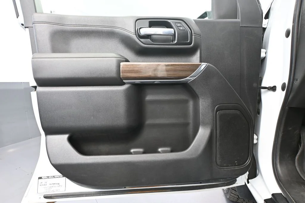 Used 2022 White Chevrolet LT image 14