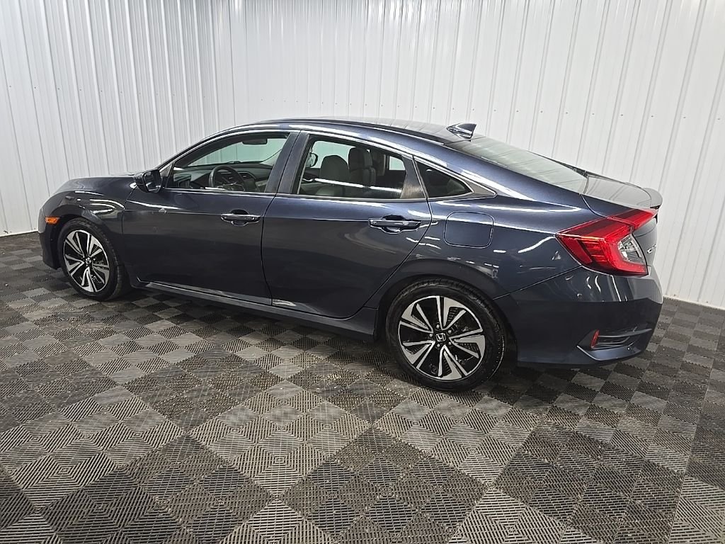 Used 2016  Honda EX-T image 4