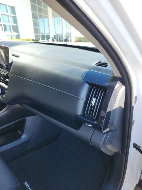 2025 Nissan Pathfinder SV - Photo 47