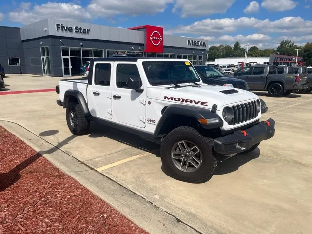 Used 2026 White Jeep Mojave image 5