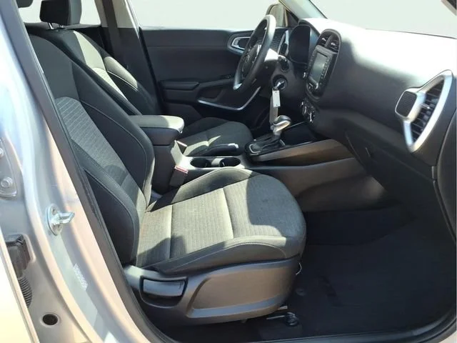 Used 2020  Kia S image 21