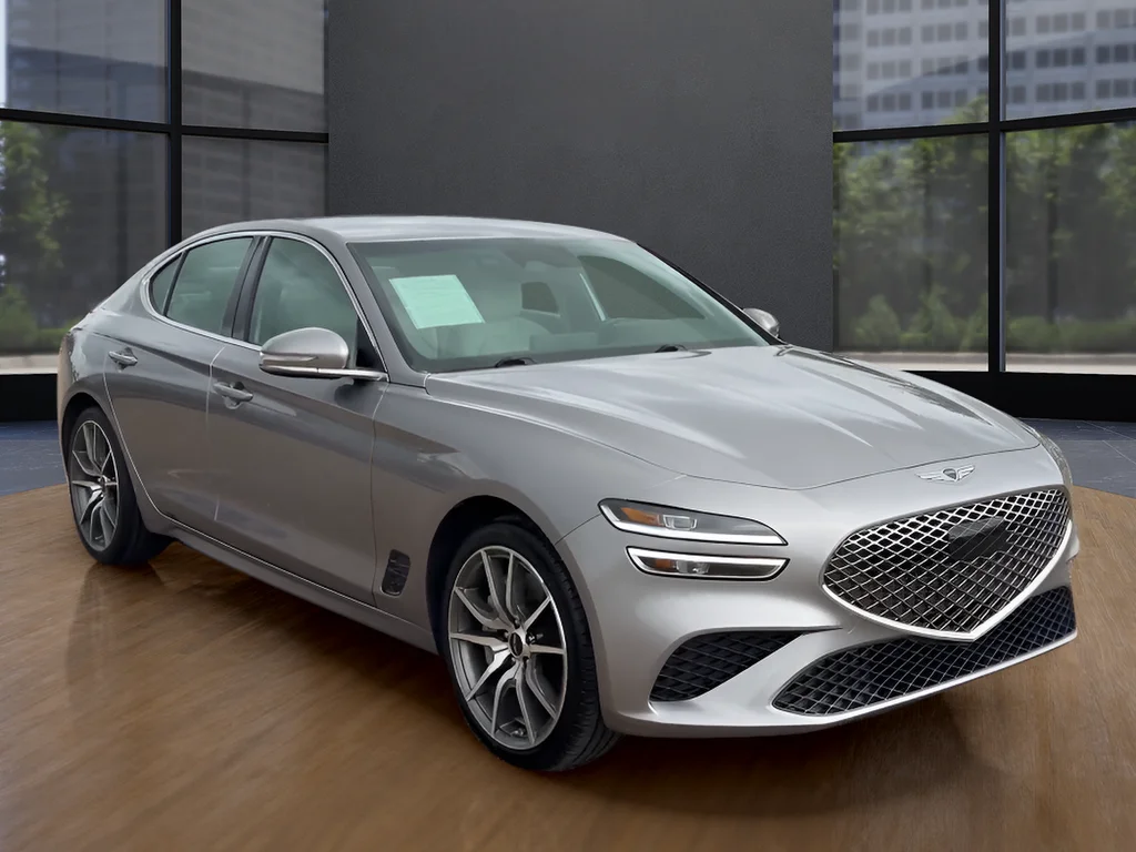 Used 2025 Silver Genesis 2.5T image 3
