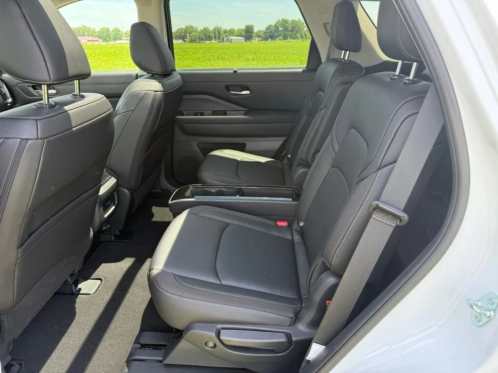 Certified Used 2025 White Pearl Nissan SL image 11