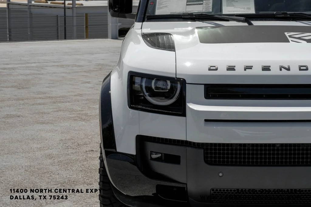 New 2026 Fuji White Land Rover X-Dynamic SE image 47