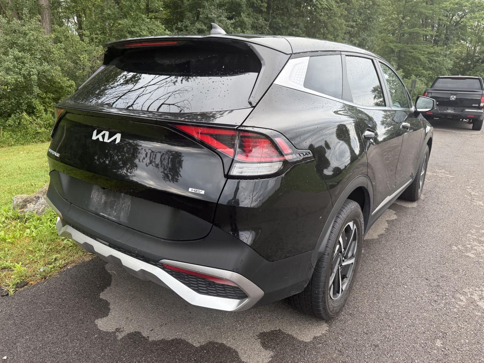 Used 2023 Fusion Black Kia LX image 6