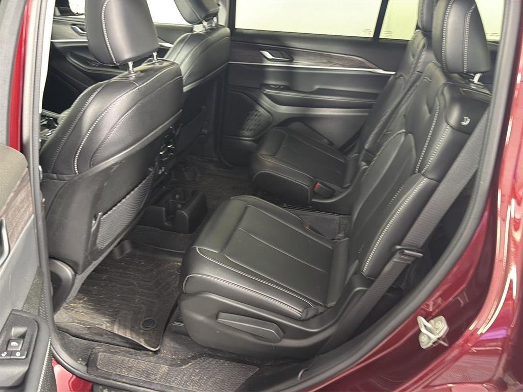 Used 2023 Velvet Red Pearlcoat Jeep Limited image 11