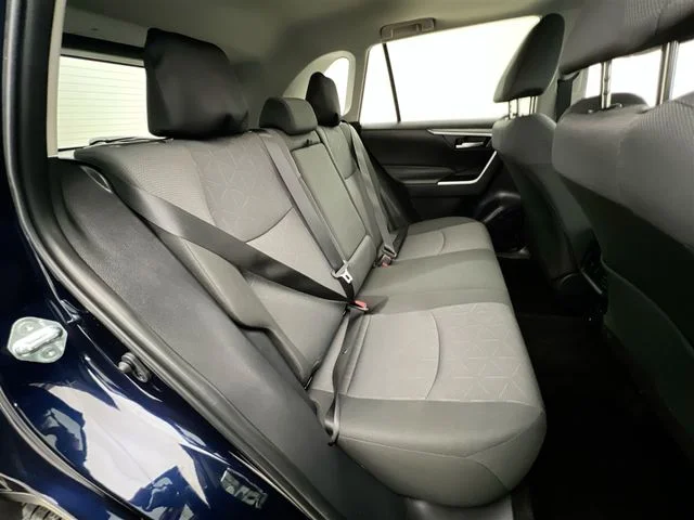 2024 Toyota RAV4 XLE - Photo 17