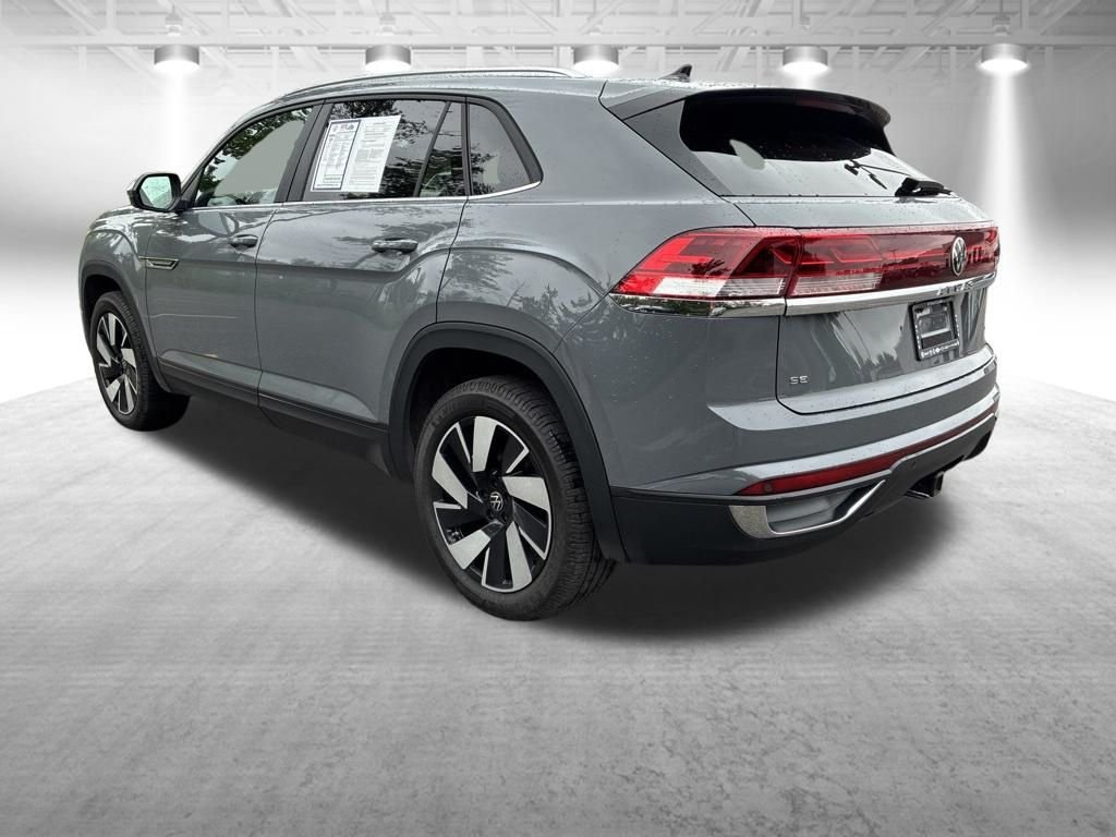 Used 2024  Volkswagen 2.0T SE w/Technology image 3
