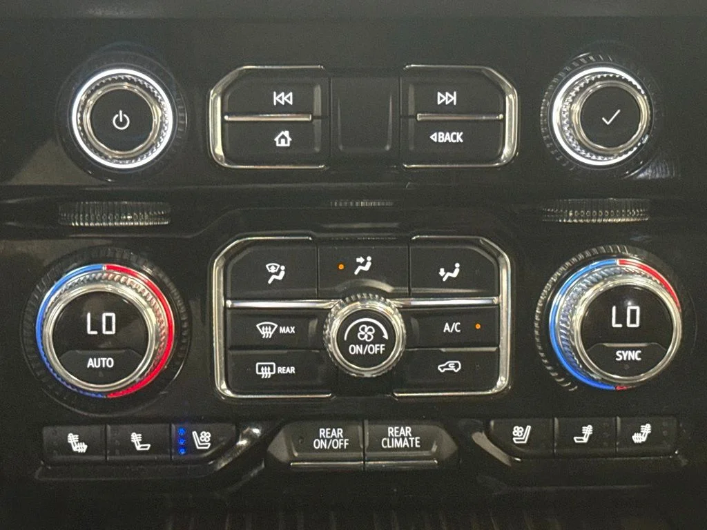 Used 2024 White GMC Denali image 17