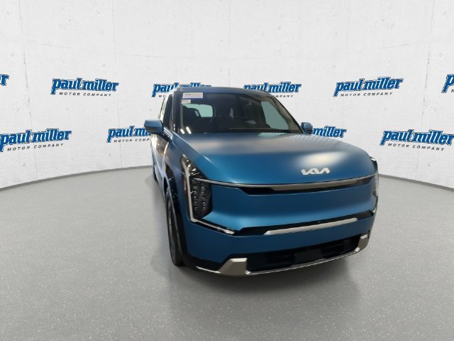 Certified Used 2024 Ocean Blue Kia Land image 3