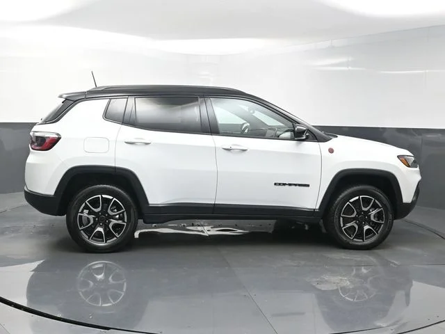 Used 2025 White Jeep Trailhawk image 8