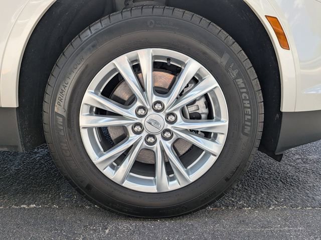Certified Used 2025 Crystal White Tricoat Cadillac Luxury image 10
