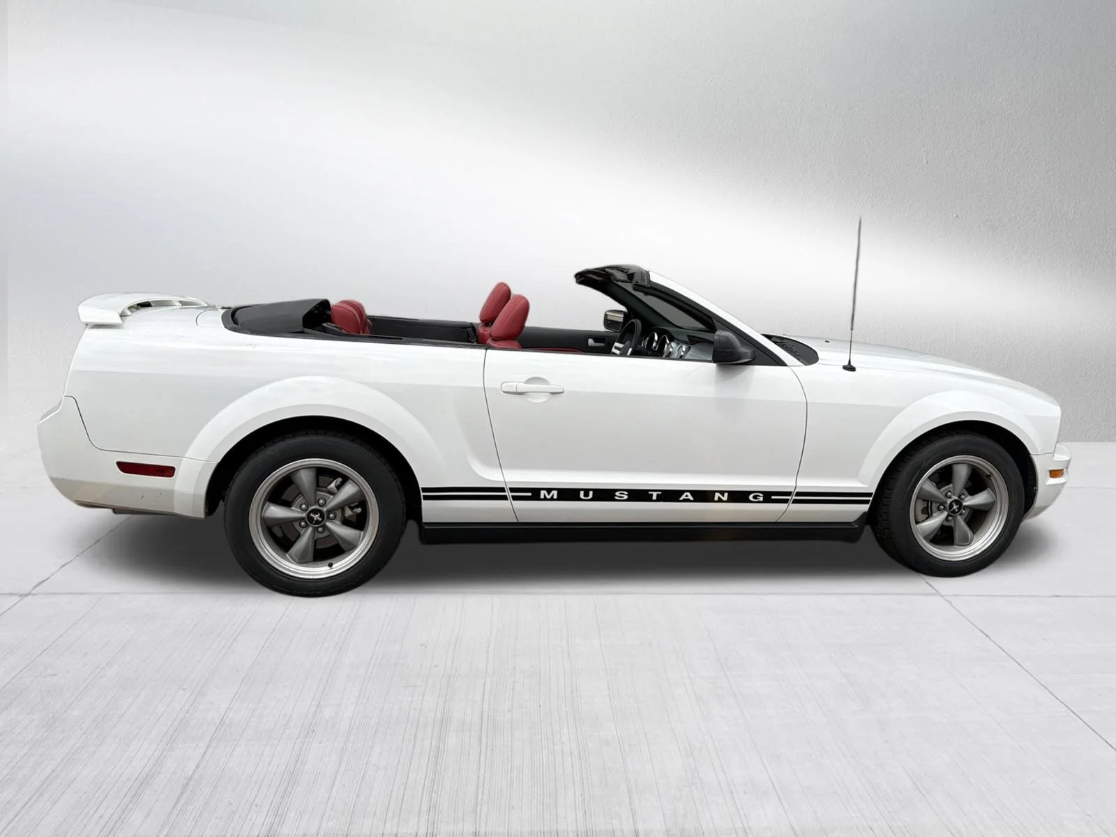 Used 2006 White Ford Standard image 6