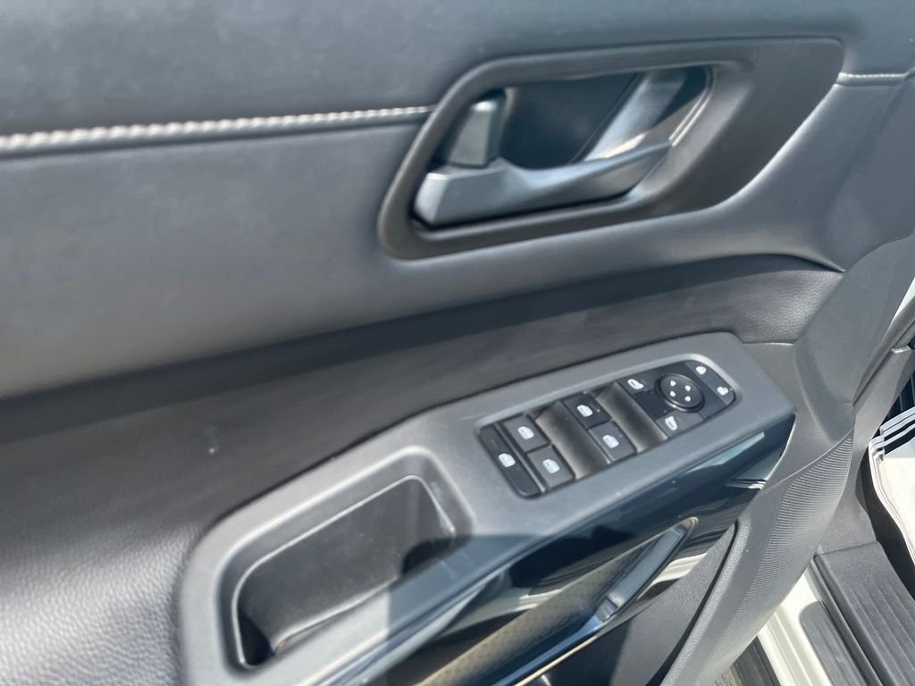 Used 2024 White Nissan SV image 10