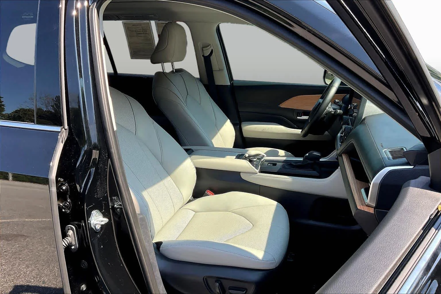 Certified Used 2025 Midnight Black Metallic Toyota Platinum image 9