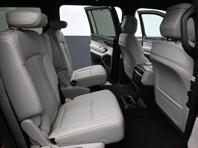 New 2026 Velvet Red Pearlcoat (DISC) Jeep Grand Wagoneer image 24