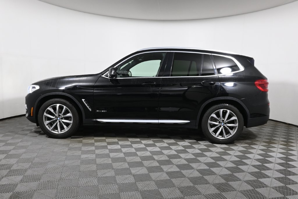 Used 2018 Black BMW xDrive30i image 2