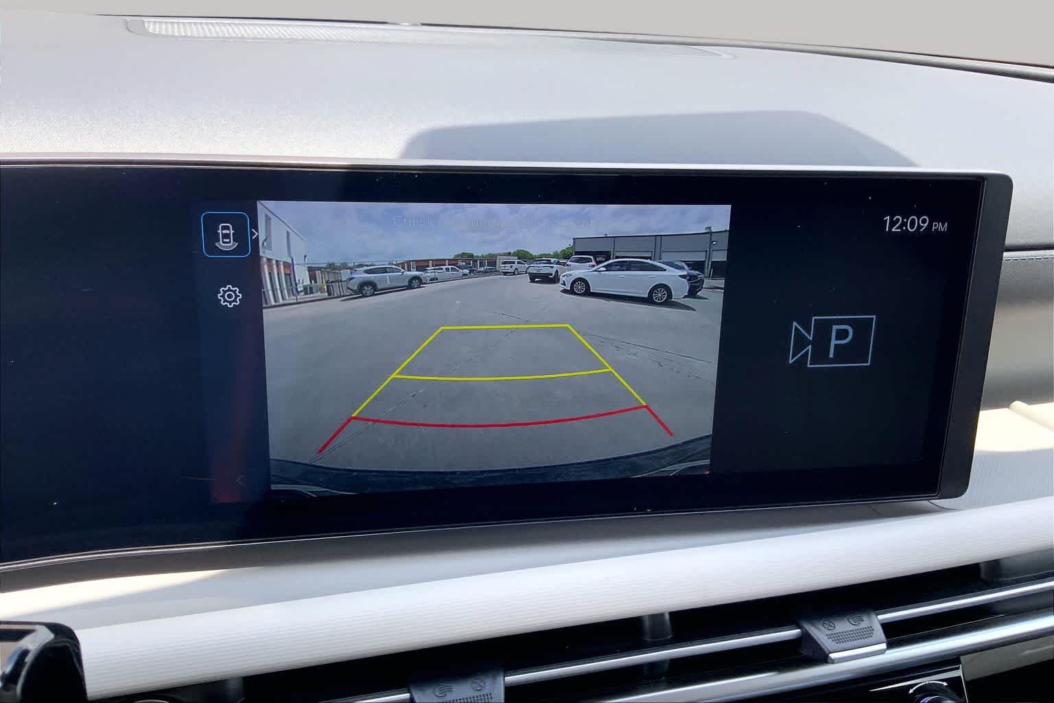Used 2025 Phantom Black Hyundai SEL image 25