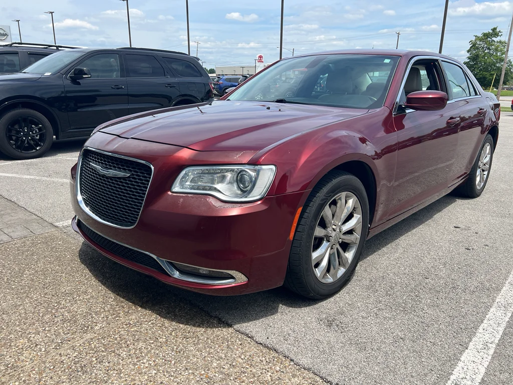Used 2015 Velvet Red Pearlcoat Chrysler Limited image 2