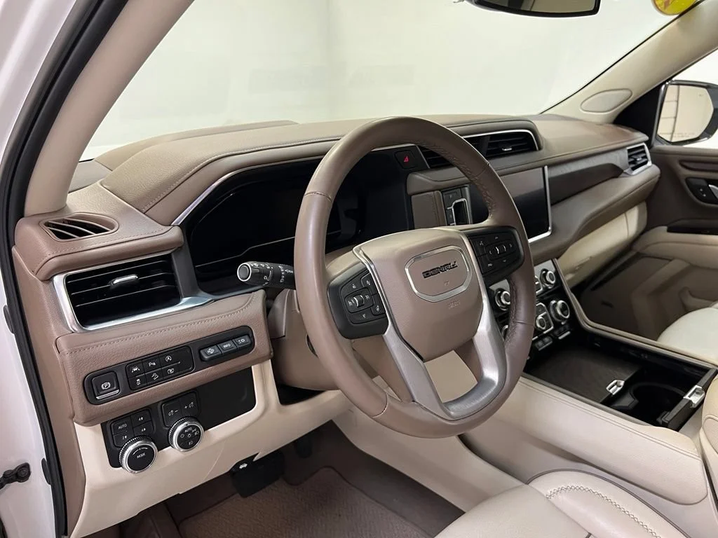 Used 2024 White Frost Tricoat GMC Denali image 17