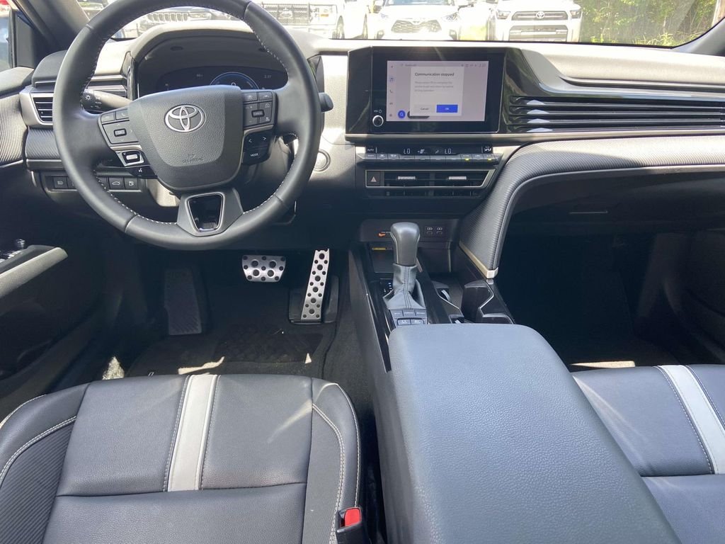 2025 Toyota Camry SE - Photo 10