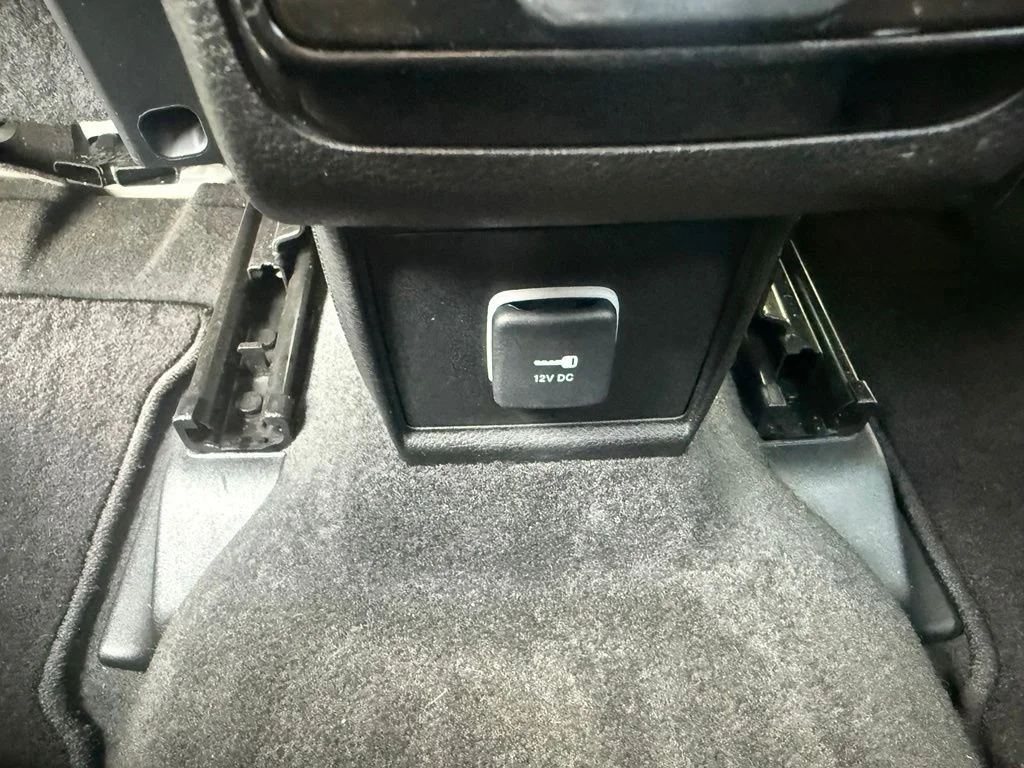 Used 2022 White Jeep Latitude image 36