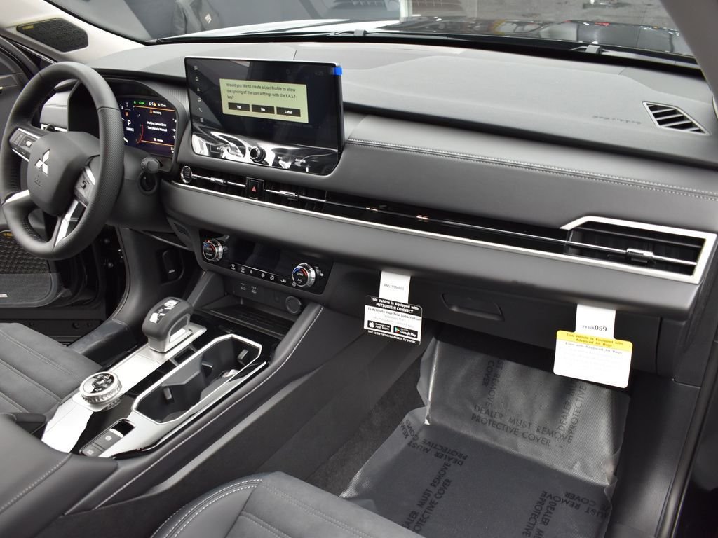 New 2026 Black Mitsubishi SE image 7