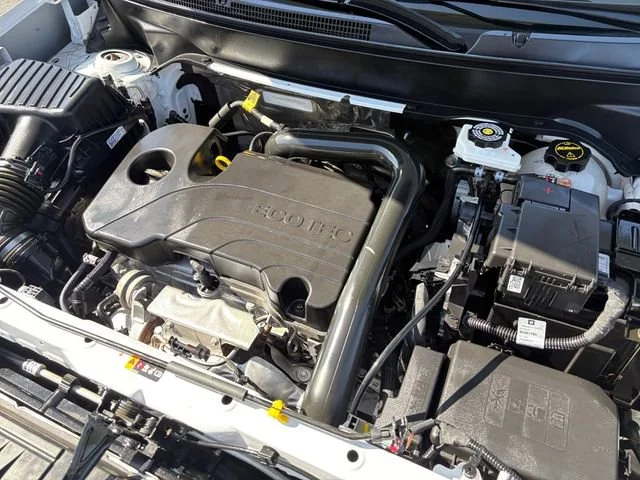 Used 2024 Summit White Chevrolet LT image 9