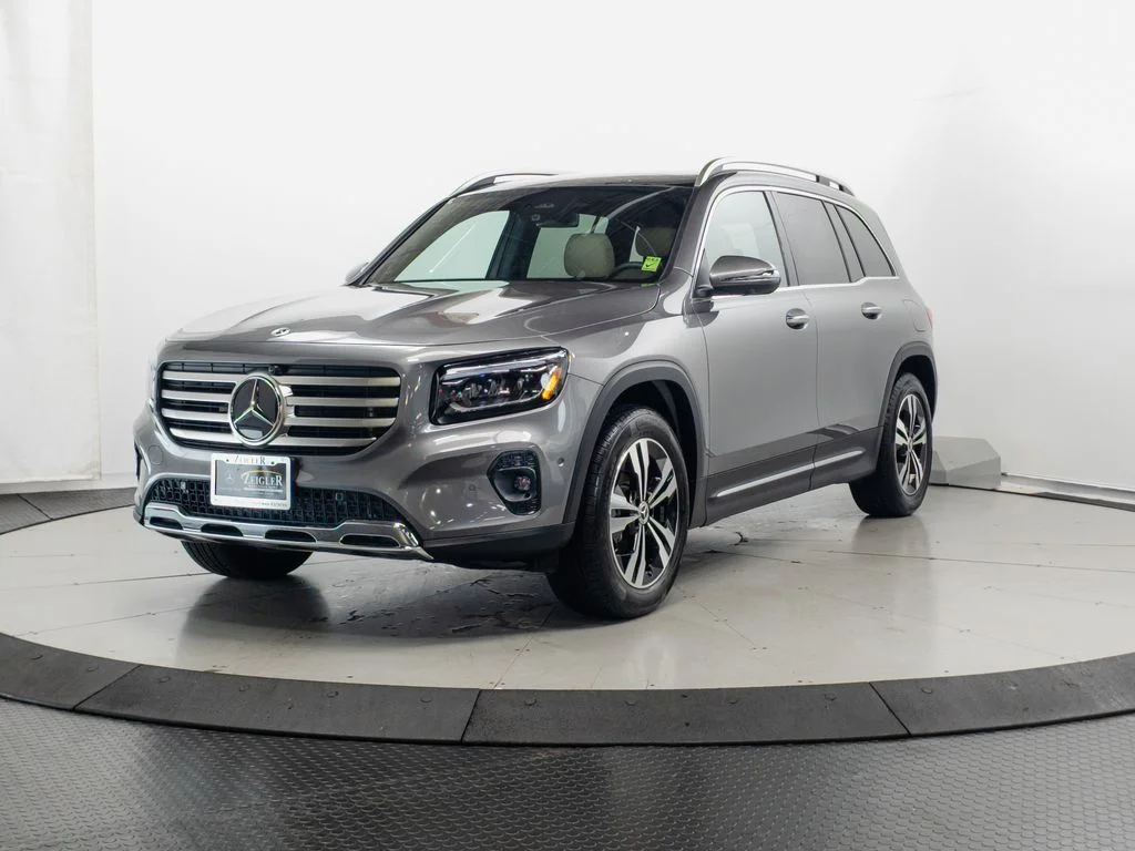 Certified Used 2026 Mountain Grey Metallic Mercedes-Benz GLB 250 image 3