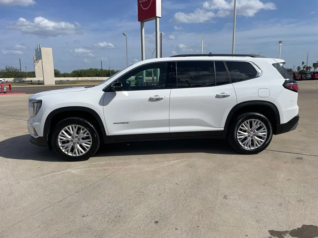 Used 2024 White GMC Elevation image 4