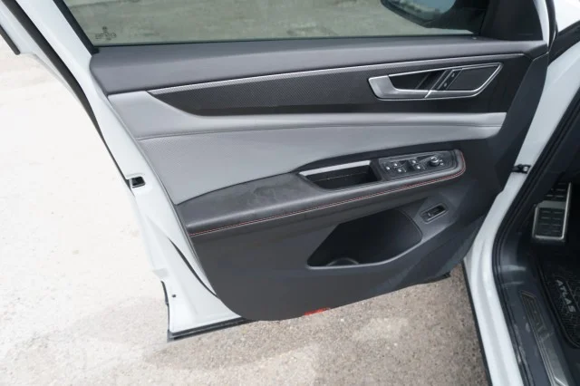New 2024  Volkswagen 2.0T Peak Edition SEL image 14