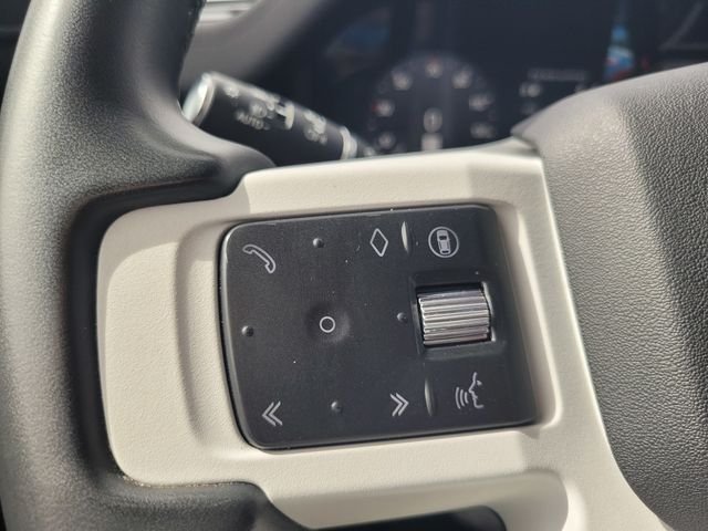 Used 2025 White Land Rover S image 28