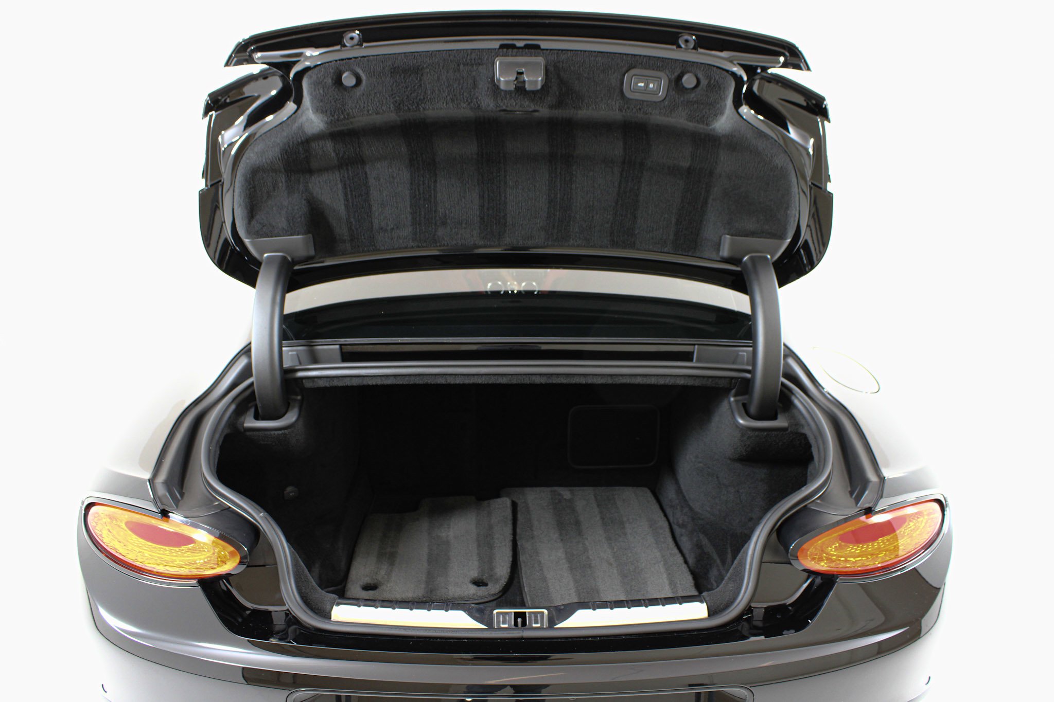 Used 2024 Black Bentley  image 43