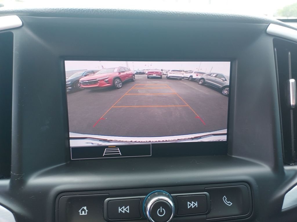 Used 2024 White GMC SLE image 22