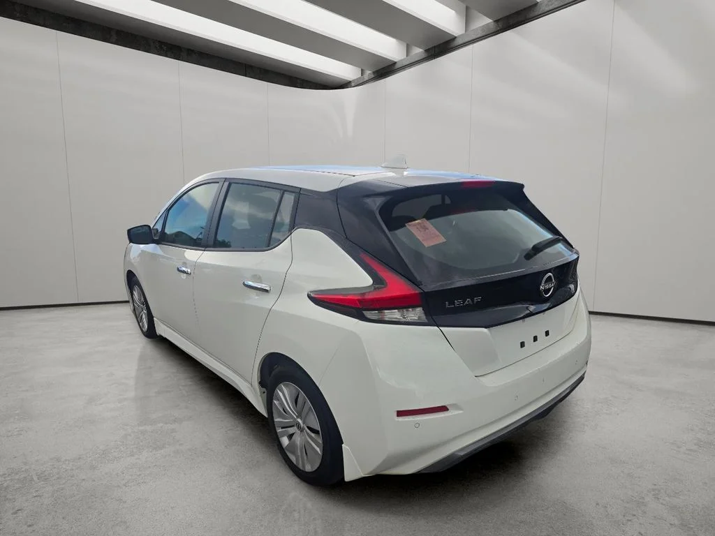 Used 2023 Glacier White Nissan S image 5