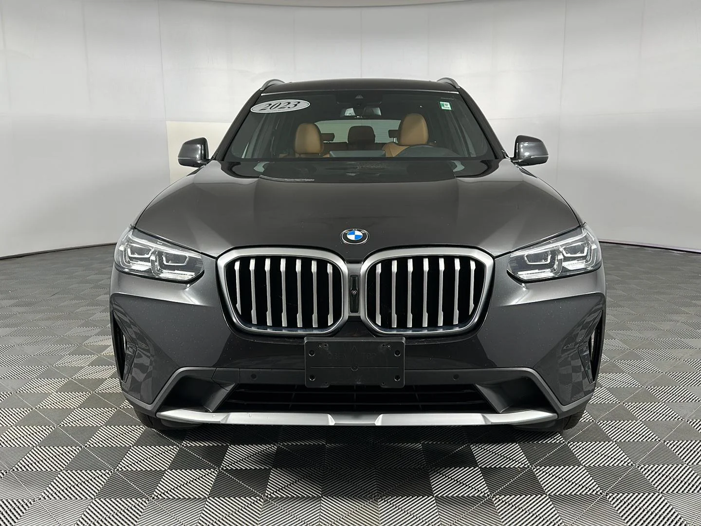 Used 2023 Dark Graphite Metallic BMW xDrive30i image 6