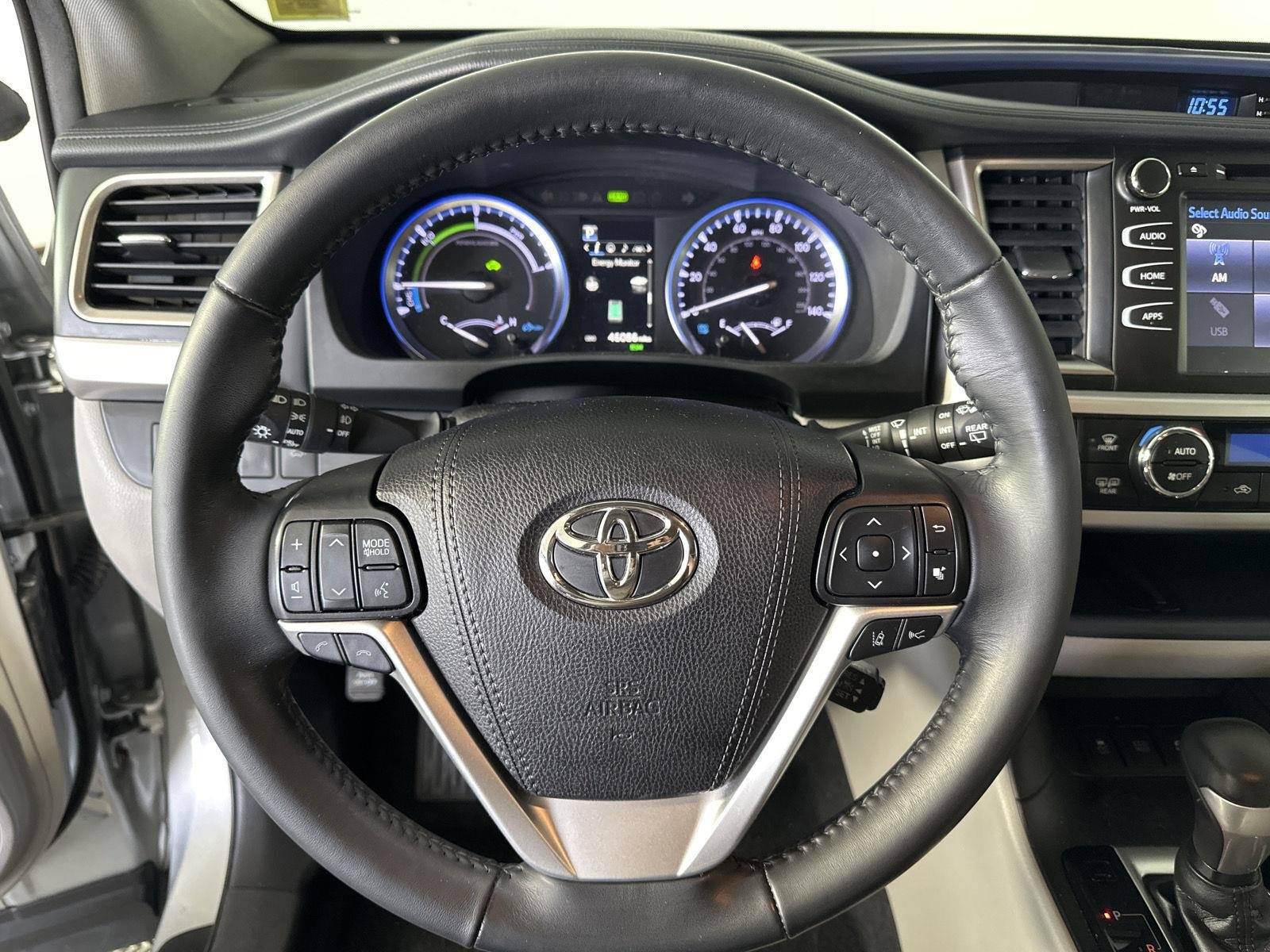 Used 2019 Celestial Silver Metallic Toyota XLE image 13