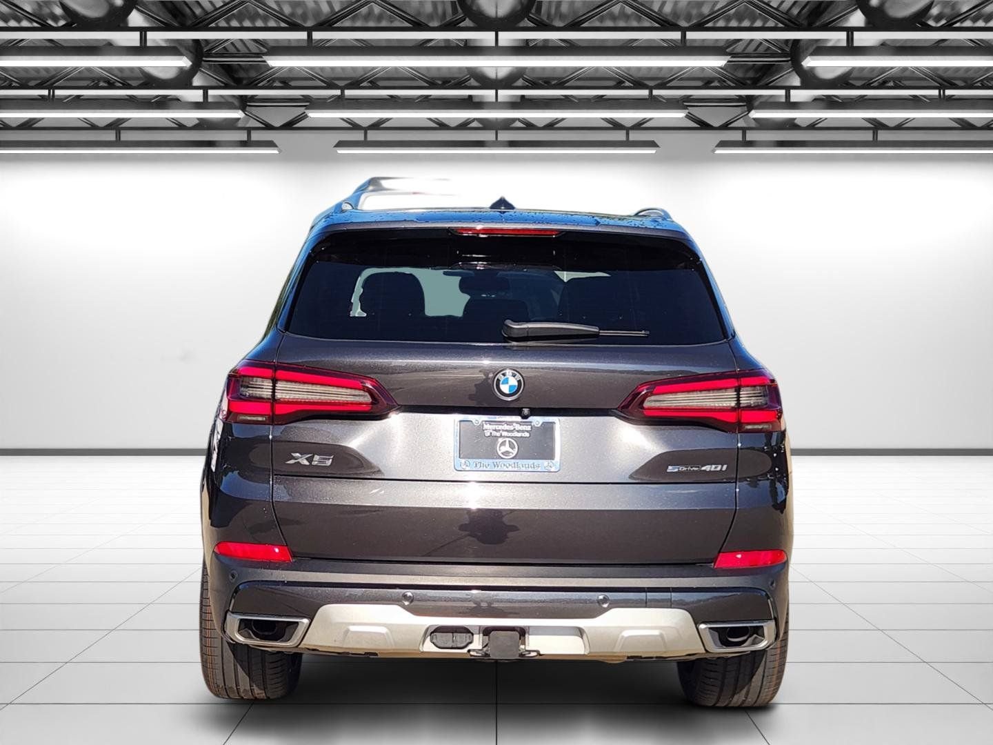 Used 2021 Dark Graphite Metallic BMW sDrive40i image 8