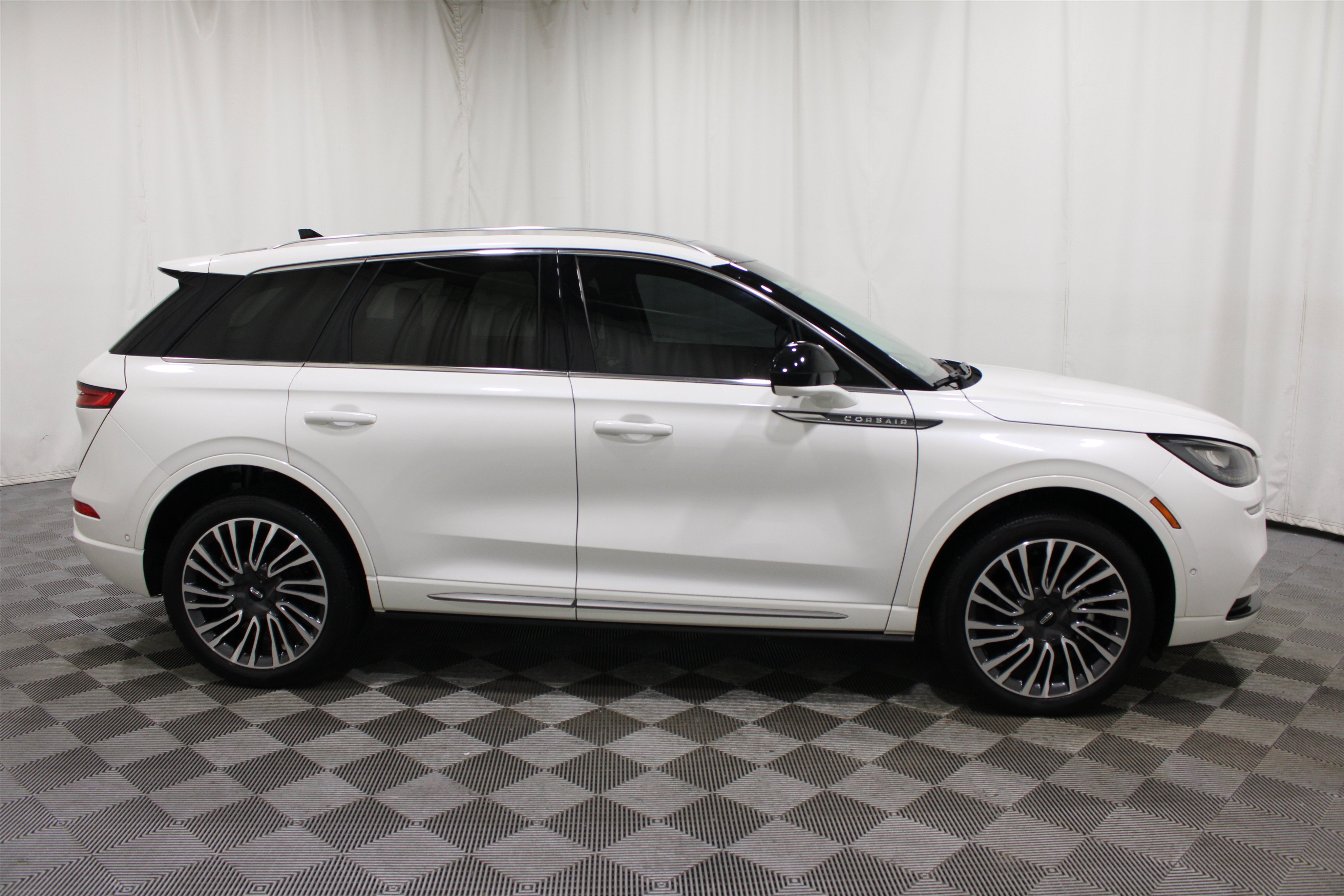 Certified Used 2022 Pristine White Metallic Tri-Coat Lincoln Standard image 29