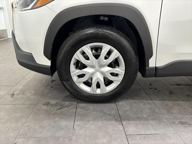 Certified Used 2022 Wind Chill Pearl Toyota L image 11