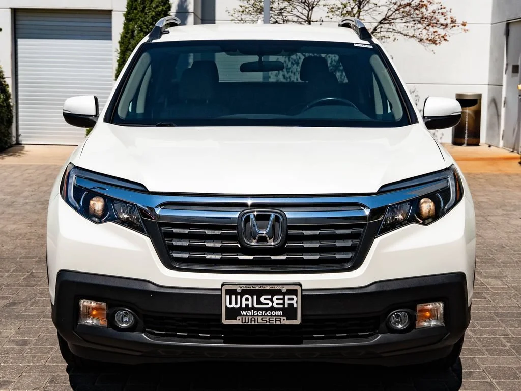 Used 2017 White Diamond Pearl Honda RTL image 2