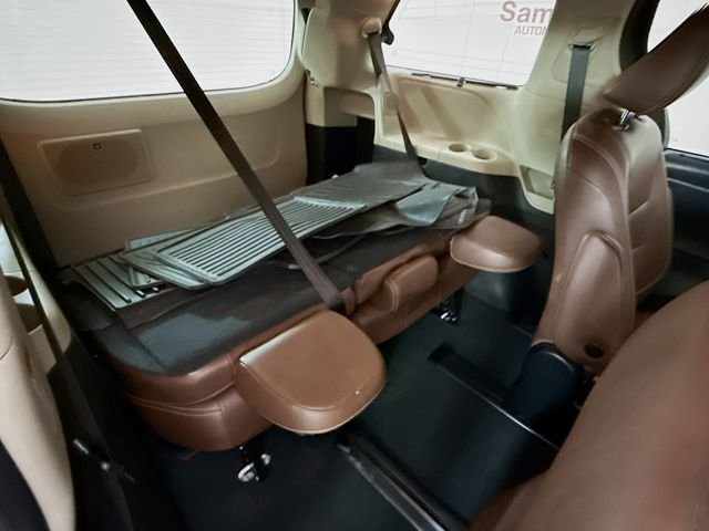 Used 2019 White Toyota Limited Premium image 29