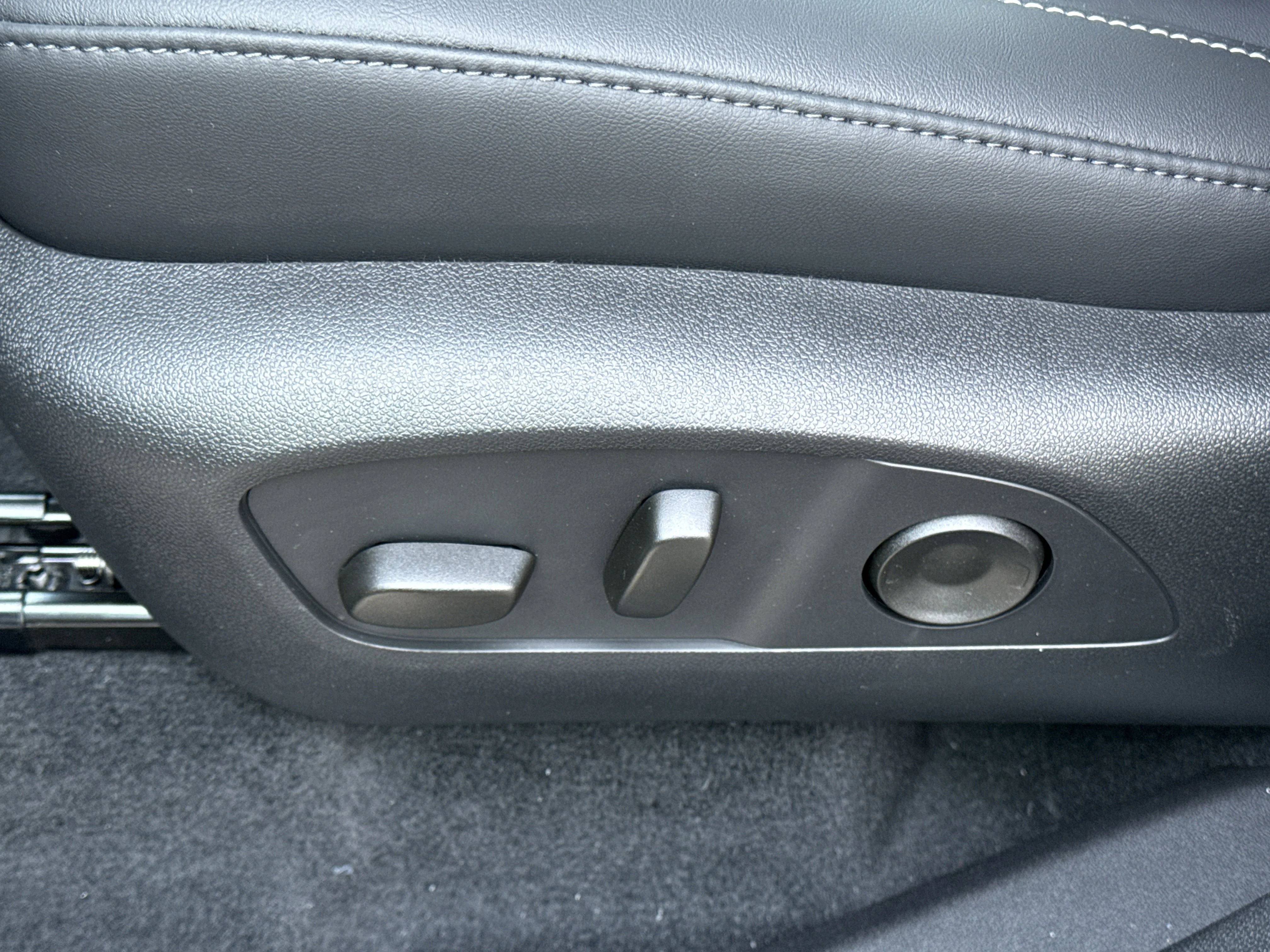 2026 GMC Acadia Elevation - Photo 17
