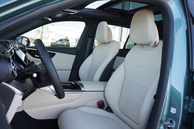 New 2026 Verde Silver Metallic Mercedes-Benz GLC 300 image 24