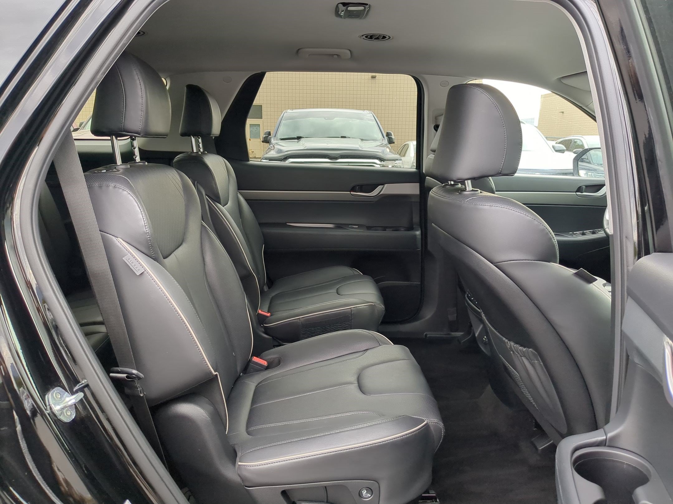 Used 2025 Abyss Black Pearl Hyundai SEL image 30