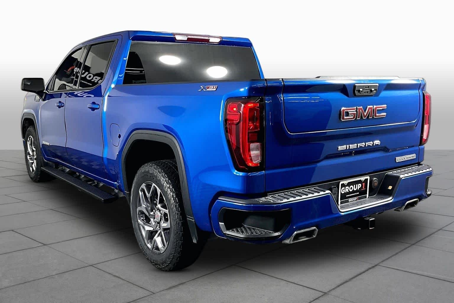 Used 2022 Dynamic Blue Metallic GMC Elevation image 12