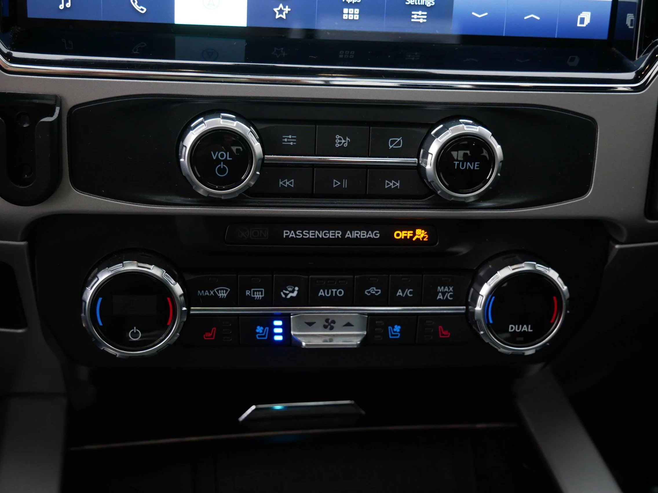 Certified Used 2022 Agate Black Metallic Ford LARIAT image 23